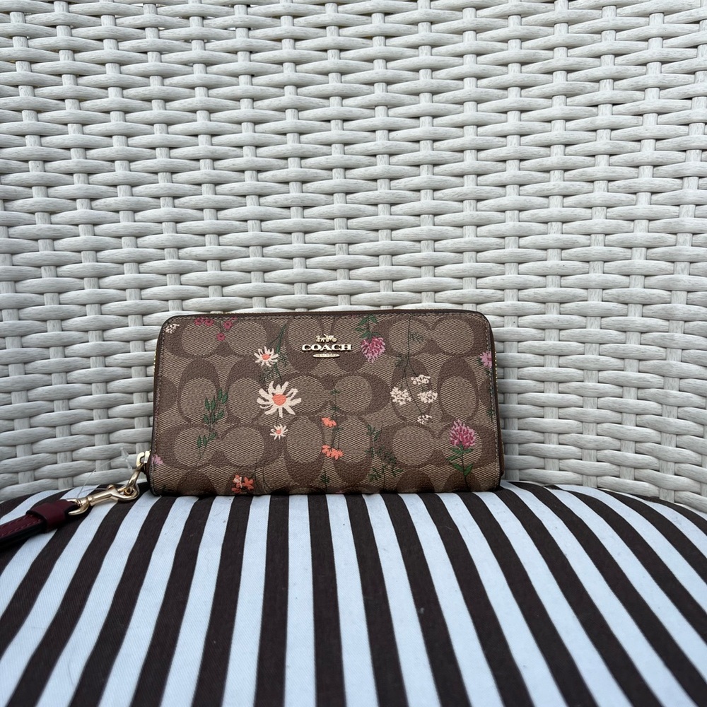 Coach Long Zip Around Wallet in Wildflower Print